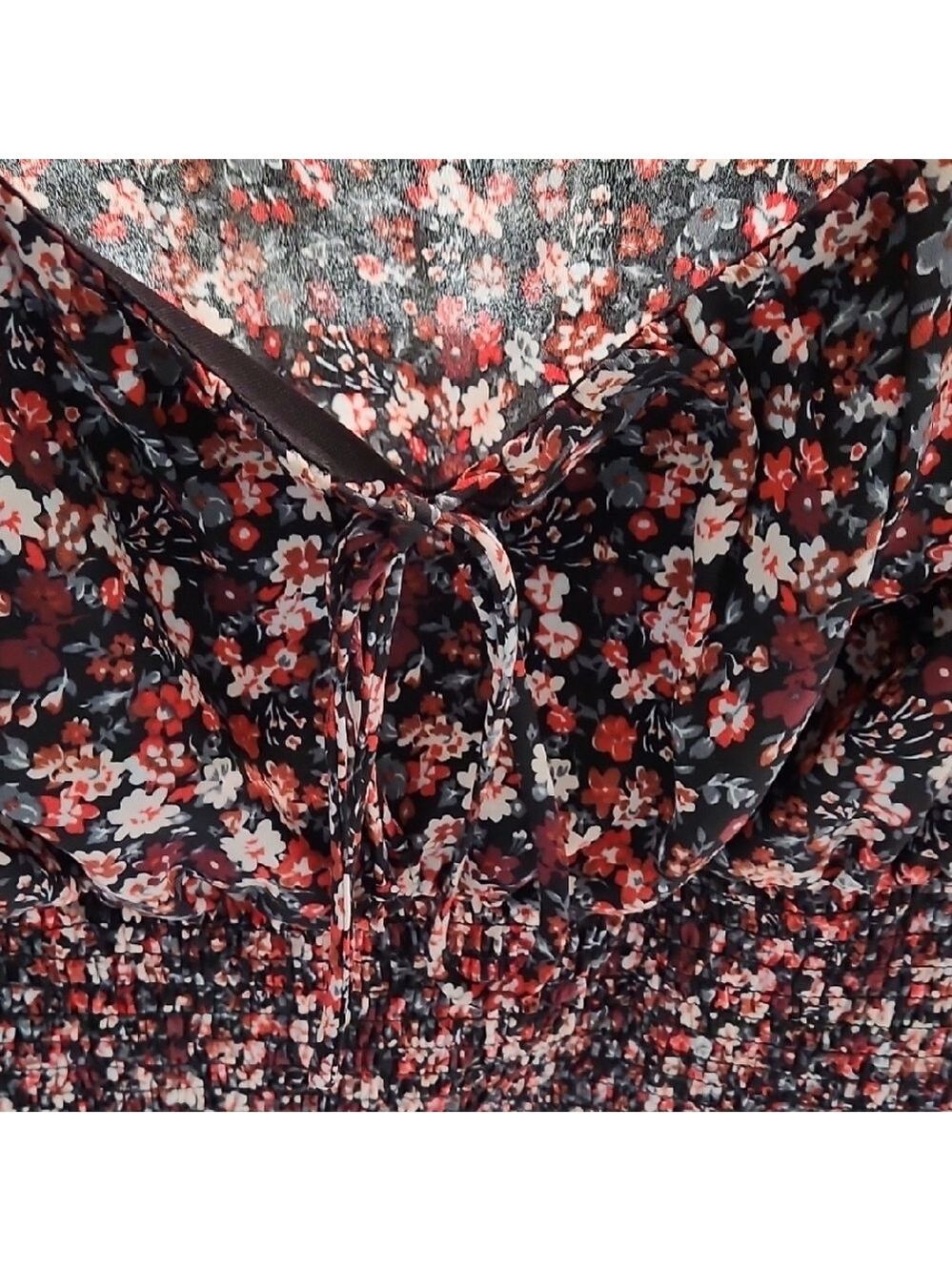 Floral Smocked Women's Top - Picture 7 of 8
